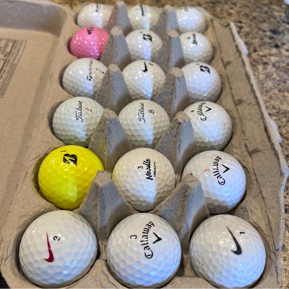 🏆 Epic assorted golfballs 18 golf balls golfing,top flight,Nike,Titleist